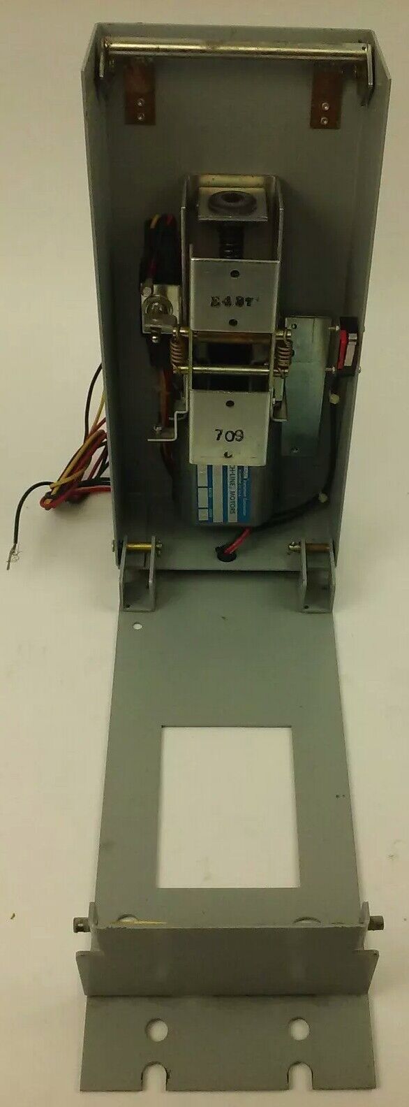 GE, TKMMOMA1, MOD 2, CIRCUIT BREAKER OPERATING MECHANISM, 120V- 50/60-6A, NEW