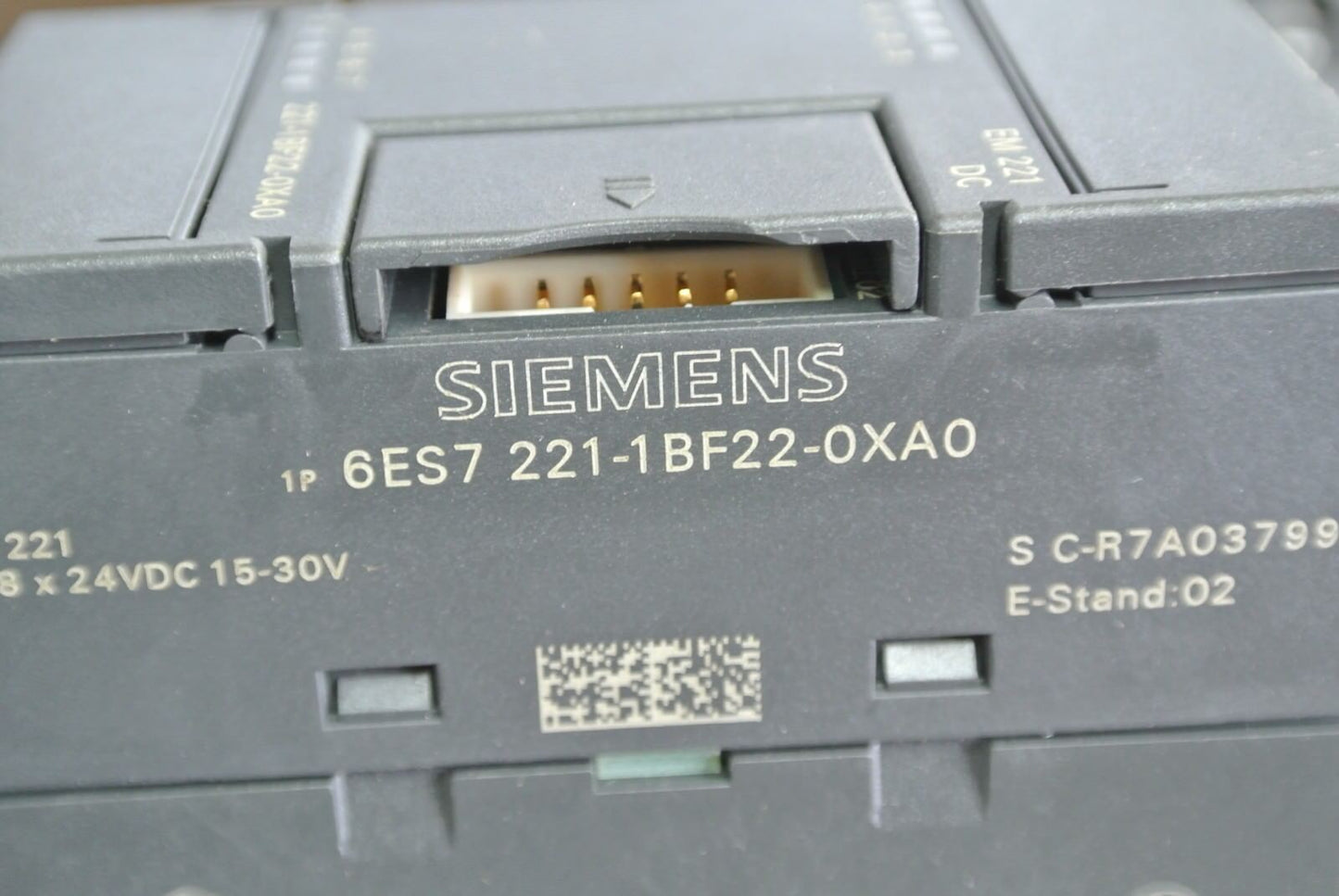SIEMENS 6ES7 221-1BF22-0XA0 DIGITAL INPUT MODULE 8x24VDC, 15-30V NEW SURPLUS