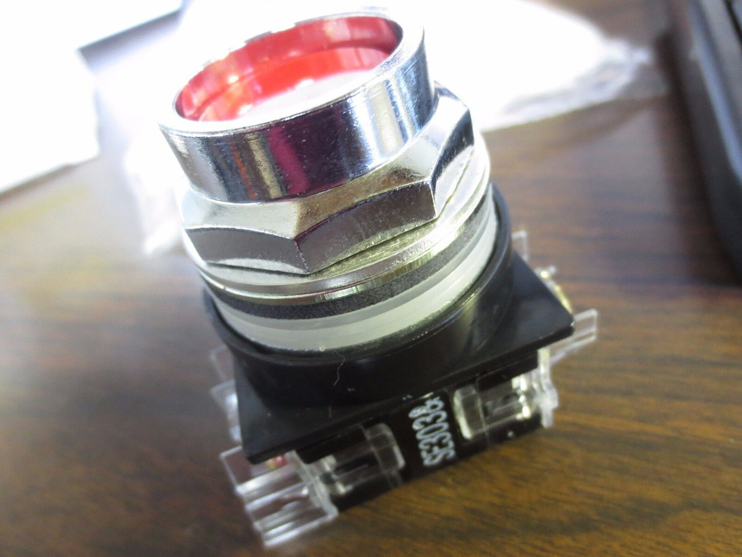 GE CR104PBG02R3 HD OILTIGHT PUSHBUTTON, RECESSED, RED, 2 N.C. - NEW SURPLUS
