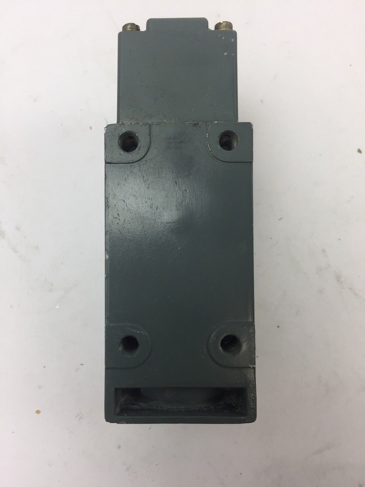 GE CR115G11110 LIMIT SWITCH 600 V