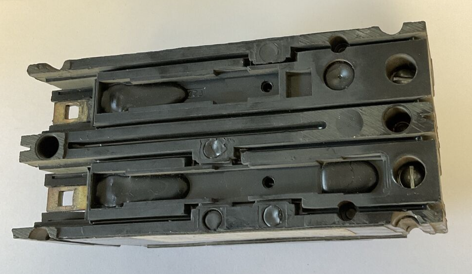 FEDERAL PPACIFIC ELECTRIC NEF421020 CIRCUIT BREAKER 480VAC 125/250VDC 20A