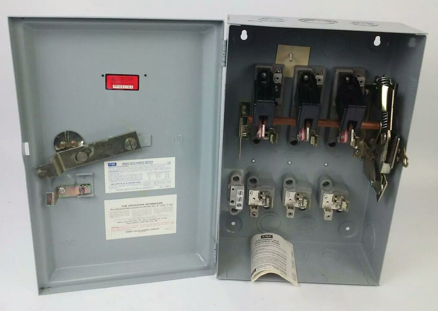 FPE 1132R FUSIBLE HEAVY DUTY SAFETY SWITCH 3P, 100A, 240VAC, 4 WIRE, 30HP