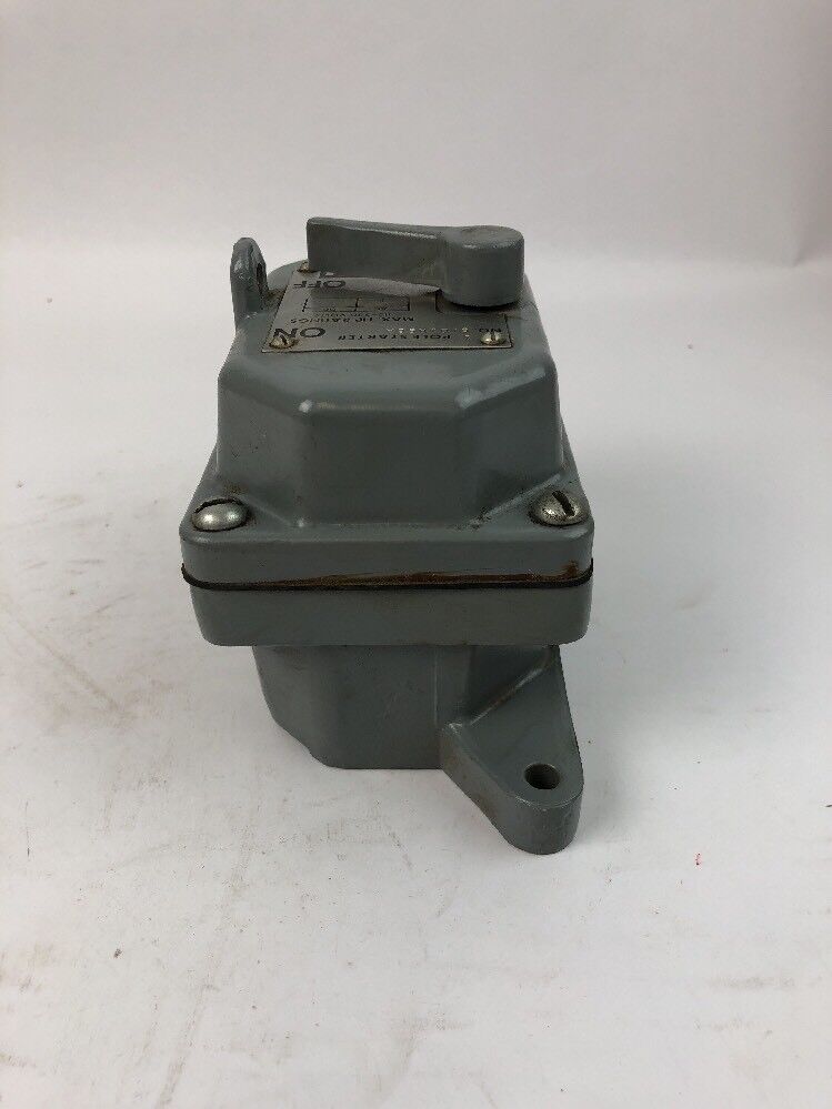 CUTLER HAMMER 9101H96A MANUAL X LINE STARTER NEMA 4&5 A.C. 115/230 VOLTS 1HP MAX
