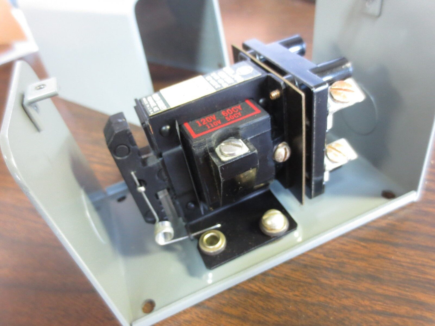 ALLEN-BRADLEY 700-C111A1 Ser. B TYPE C AC RELAY - NEW SURPLUS 120V, 2-POLE NO/NC