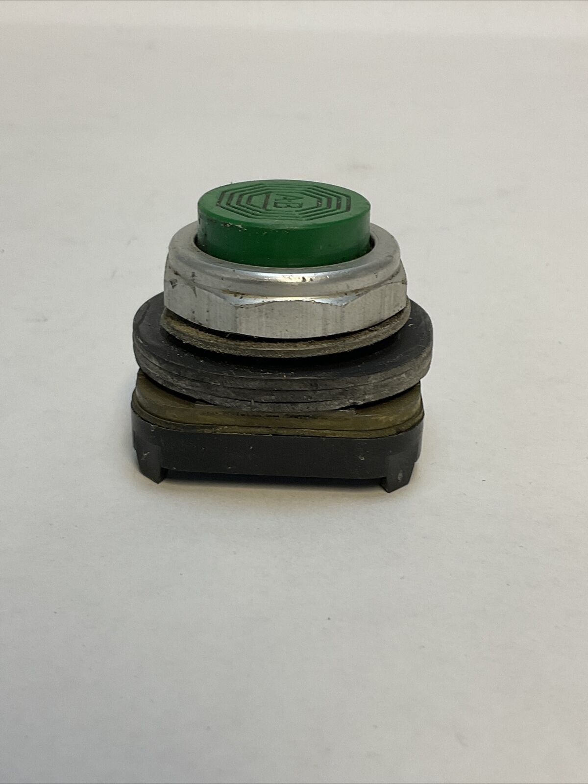 ALLEN BRADLEY 800T-B SER T GREEN PUSH BUTTON TYPE 4, 13 (LOT OF 3)