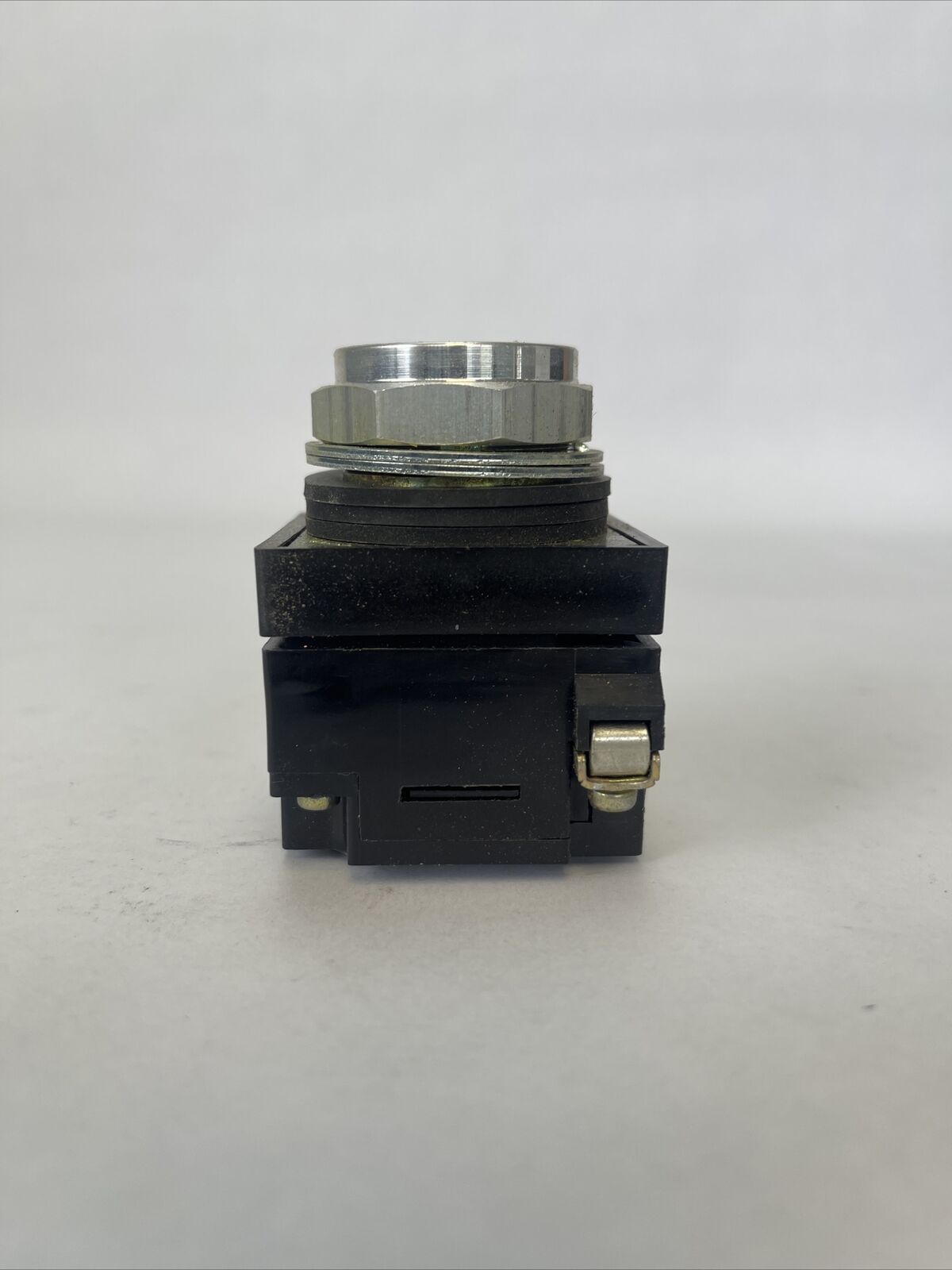 SYLVANIA CLARK BUL. 100T PBLT40 ILLUMINATED PUSHBUTTON 480V 50/60HZ