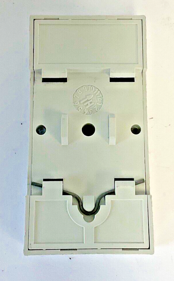 ALLEN BRADLEY 700-HN203 11-PIN RELAY SOCKET SER.A 10A 300/600VAC