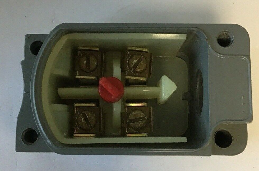 CUTLER HAMMER 10316H555 LIMIT SWITCH RECEPTACLE