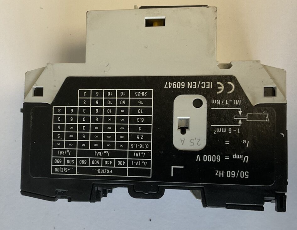 MOELLER PKZM0-2.5 CIRCUIT BREAKER MOTOR SER.3(1) SER.2(1) 600VAC ***LOTOF2***