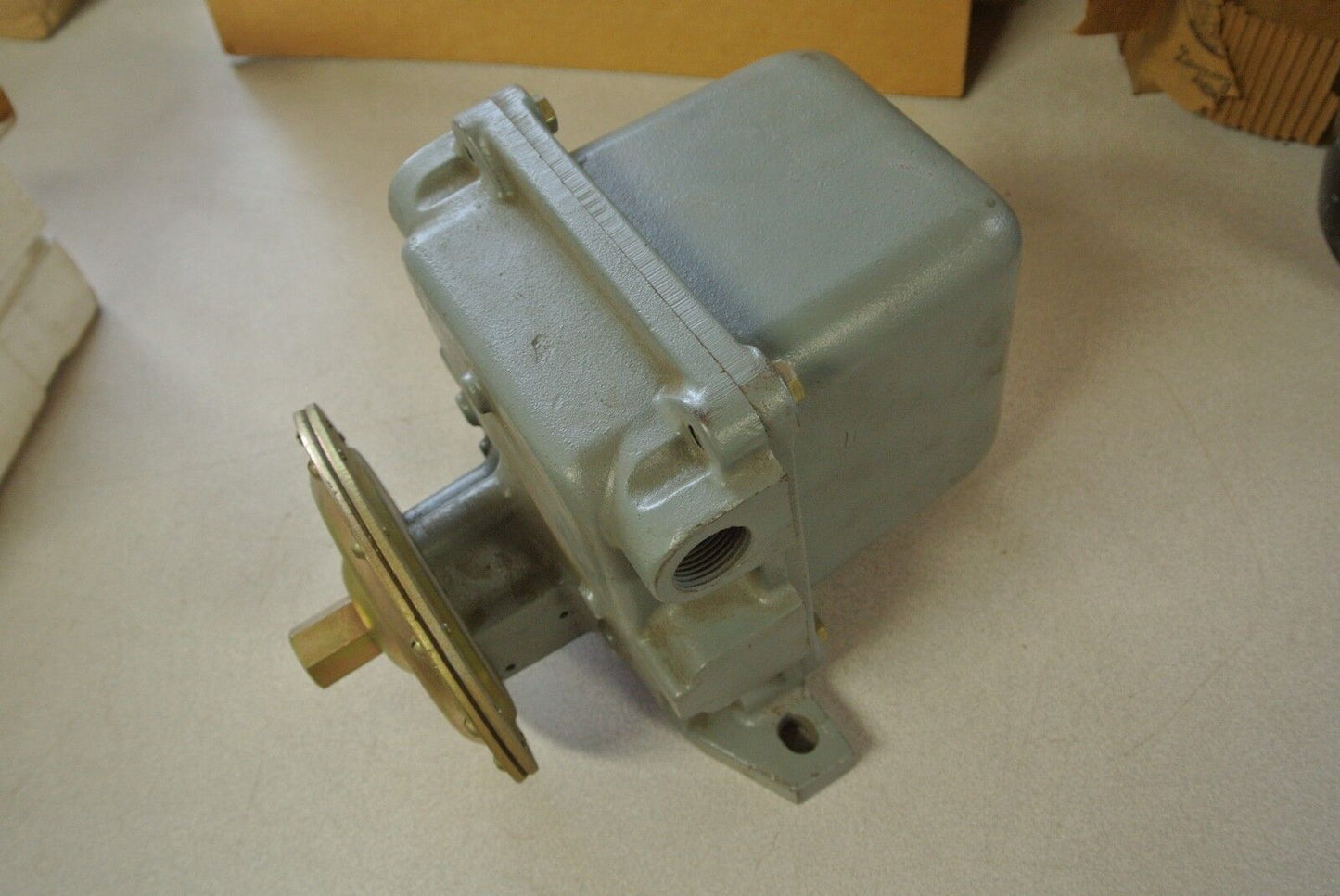 SQUARE D 9018 BSR-8 VACUUM SWITCH EXPLOSION RESISTANT HAZARDOUS LOCATION SURPLUS
