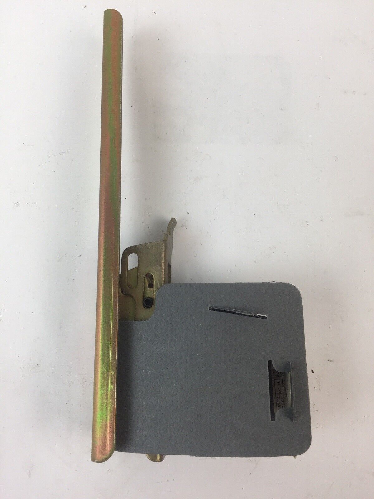 SQUARE D 9999 R-9 TWO POLE ELECTRICAL INTERLOCK FOR 100 & 200 AMP DISCONNECT