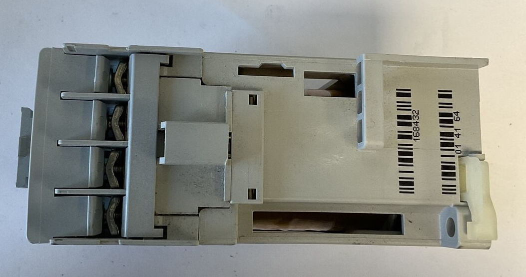 ALLEN BRADLEY 700-CF400D* CONTACTOR SER.A 690V 20A 24VDC