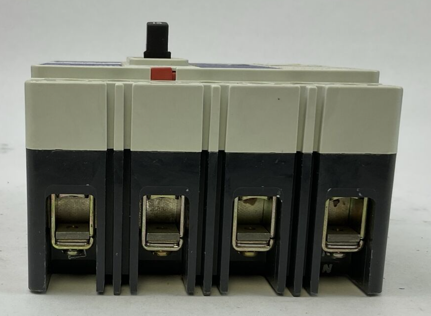 WESTINGHOUSE FDB4015L SER C INDUSTRIAL CIRCUIT BREAKER 15A 4P 600VAC 6638C32G84