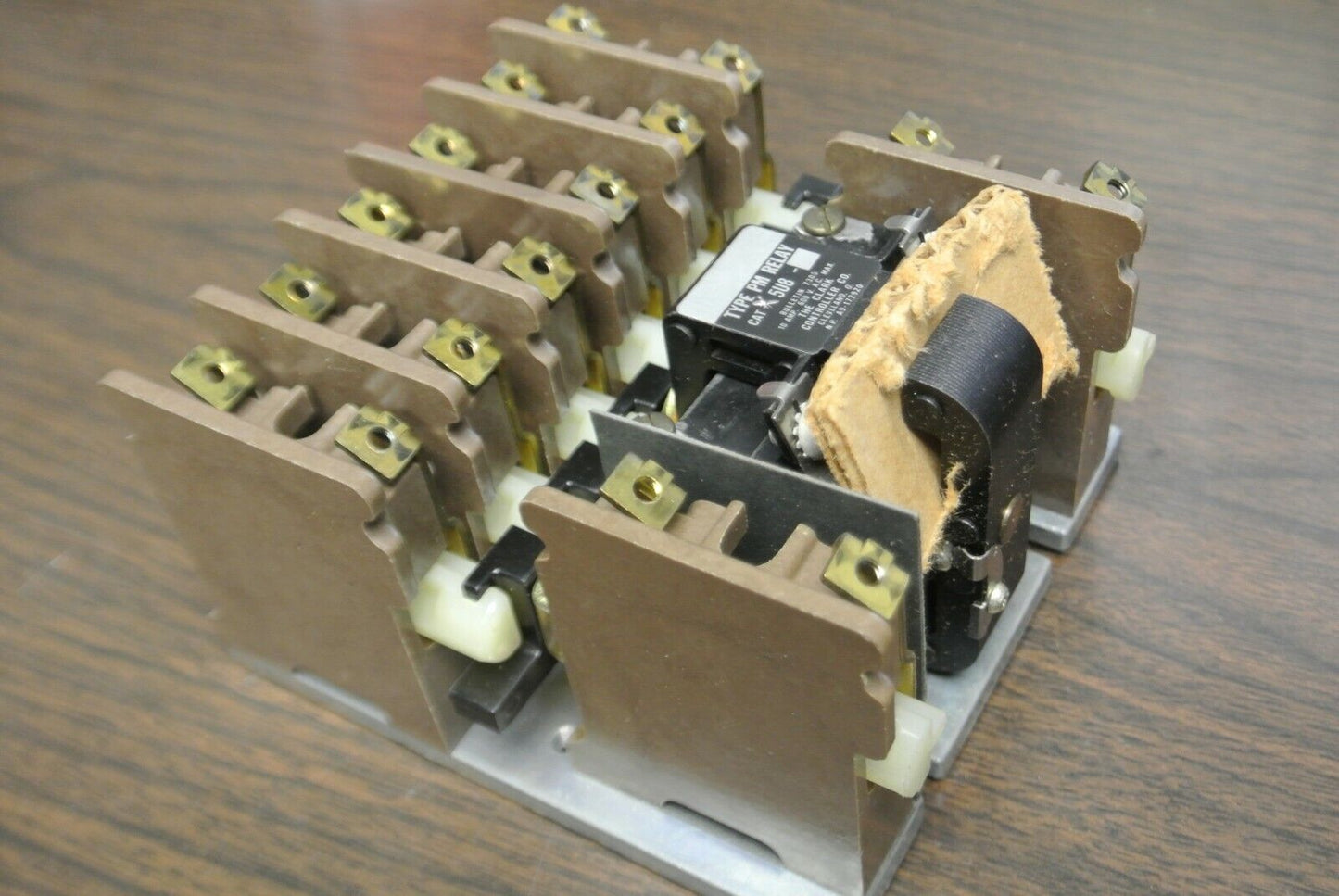 CLARK 5U8-76 / RELAY BUL. 7305 TYPE PM / 8 N.O. / 110-120V COIL / NEW SURPLUS