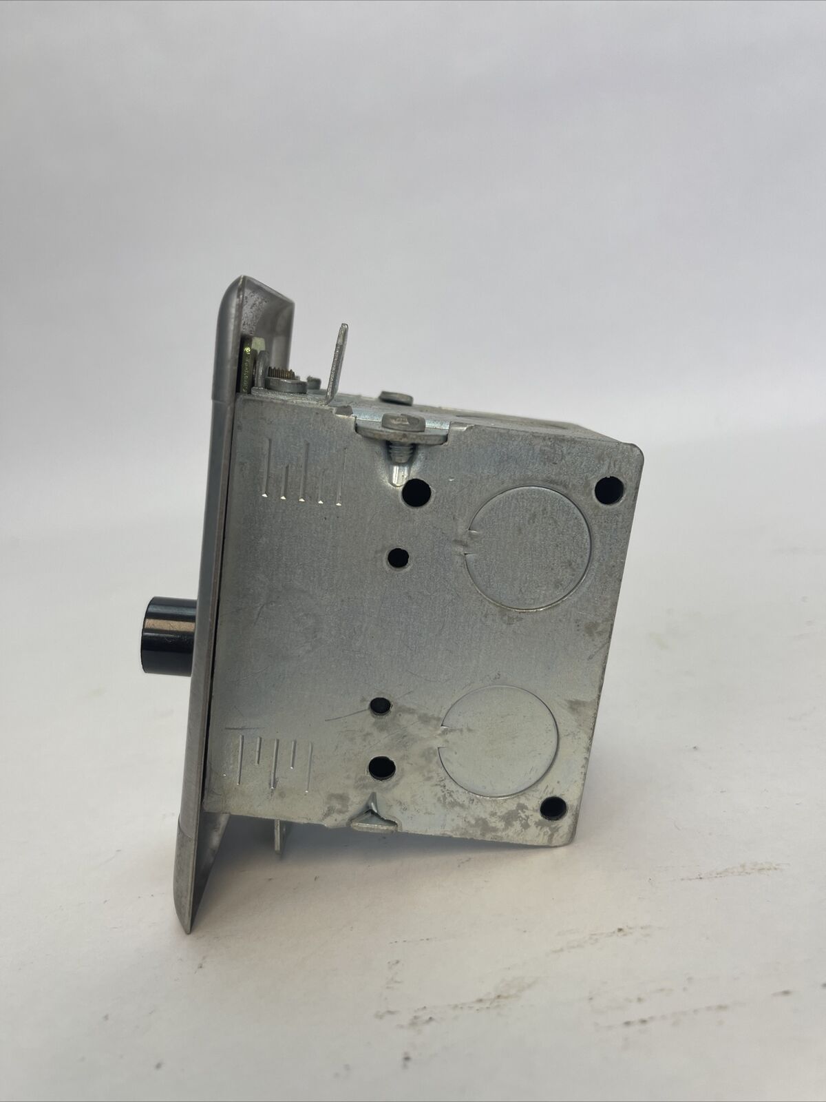 SQUARE D 9001 BF-19 START STANDARD DUTY PUSH-BUTTON STATION 600 VAC/VDC SERIES A