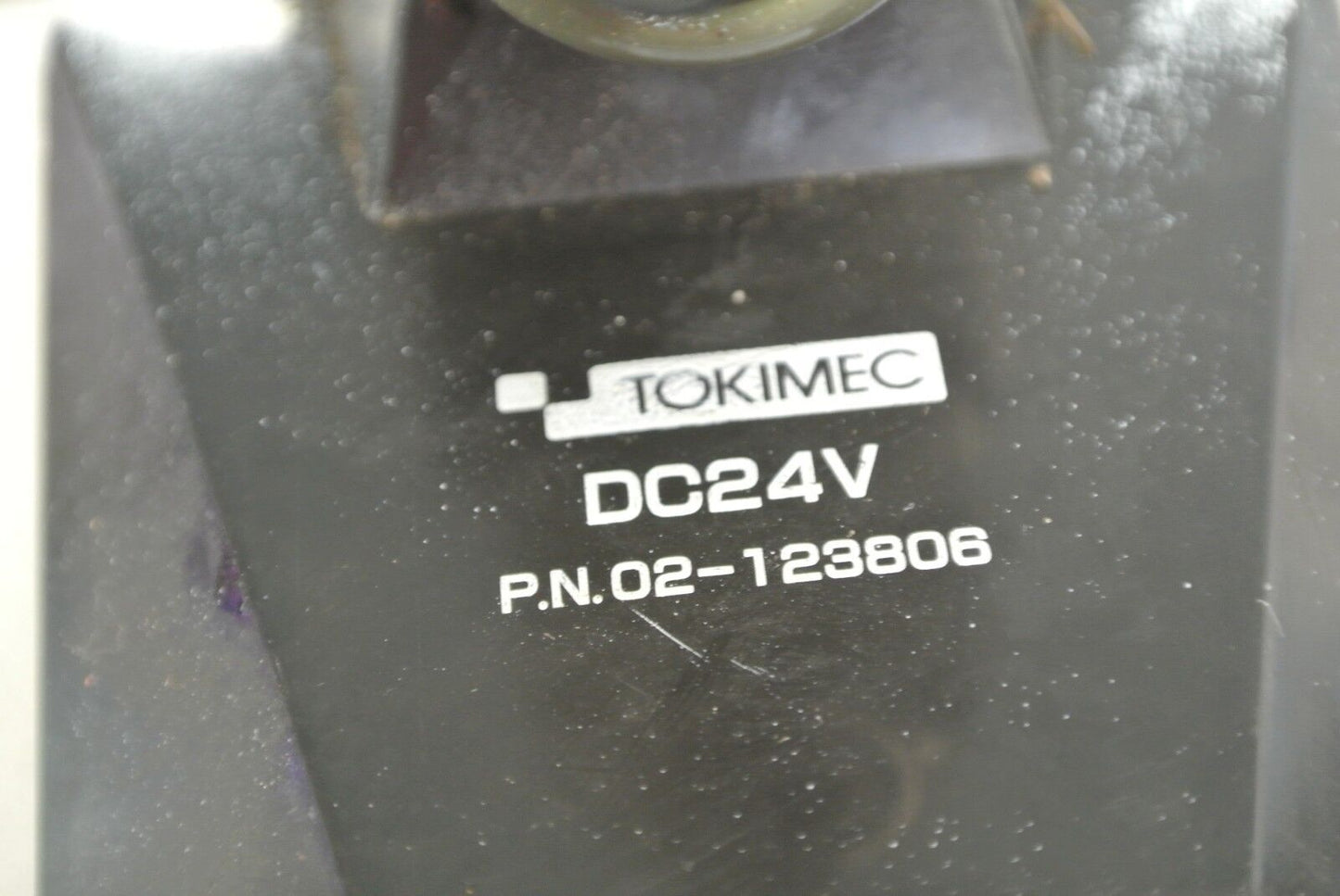 TOKIMEC / VICKERS DG4V-S-2A-M-P7L-H-7-40 DIRECTIONAL CONTROL VALVE / 24VDC COIL