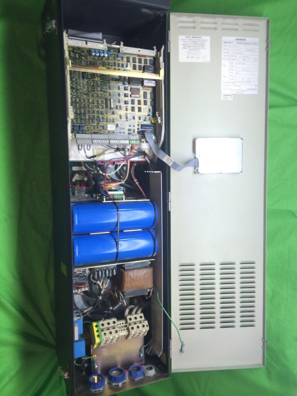 SIEMENS SIMOVERT P 460VAC DRIVE 50HP 6SE1252-3YA00-Z 6SE1200-1GA31-1