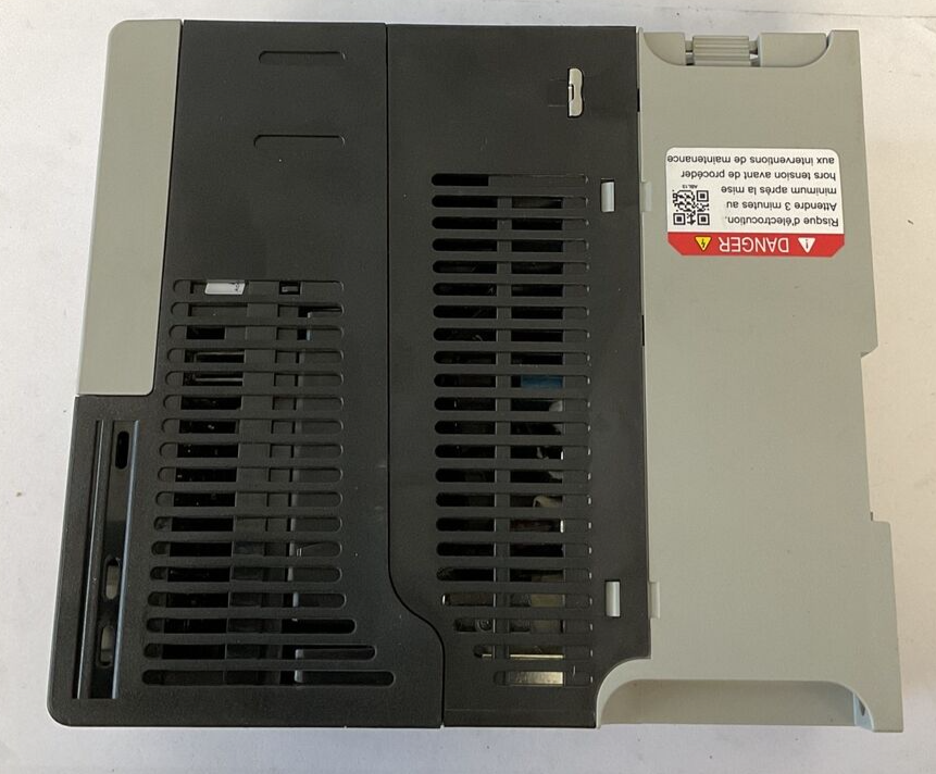 ALLEN BRADLEY 25B-D2P3N104 POWERFLEX SER.A FRN6.001 3PH 480V 63HZ 1.0HP
