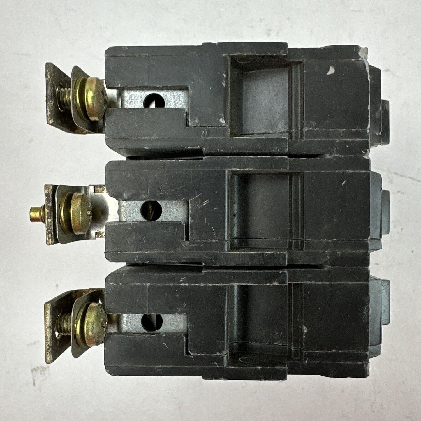 GE THQB32020 CIRCUIT BREAKER 20AMP 3POLE 240VAC