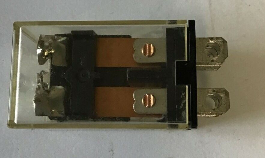 OMRON LY2 RELAY 24VDC 12A 240VAC ***LOTOF9***
