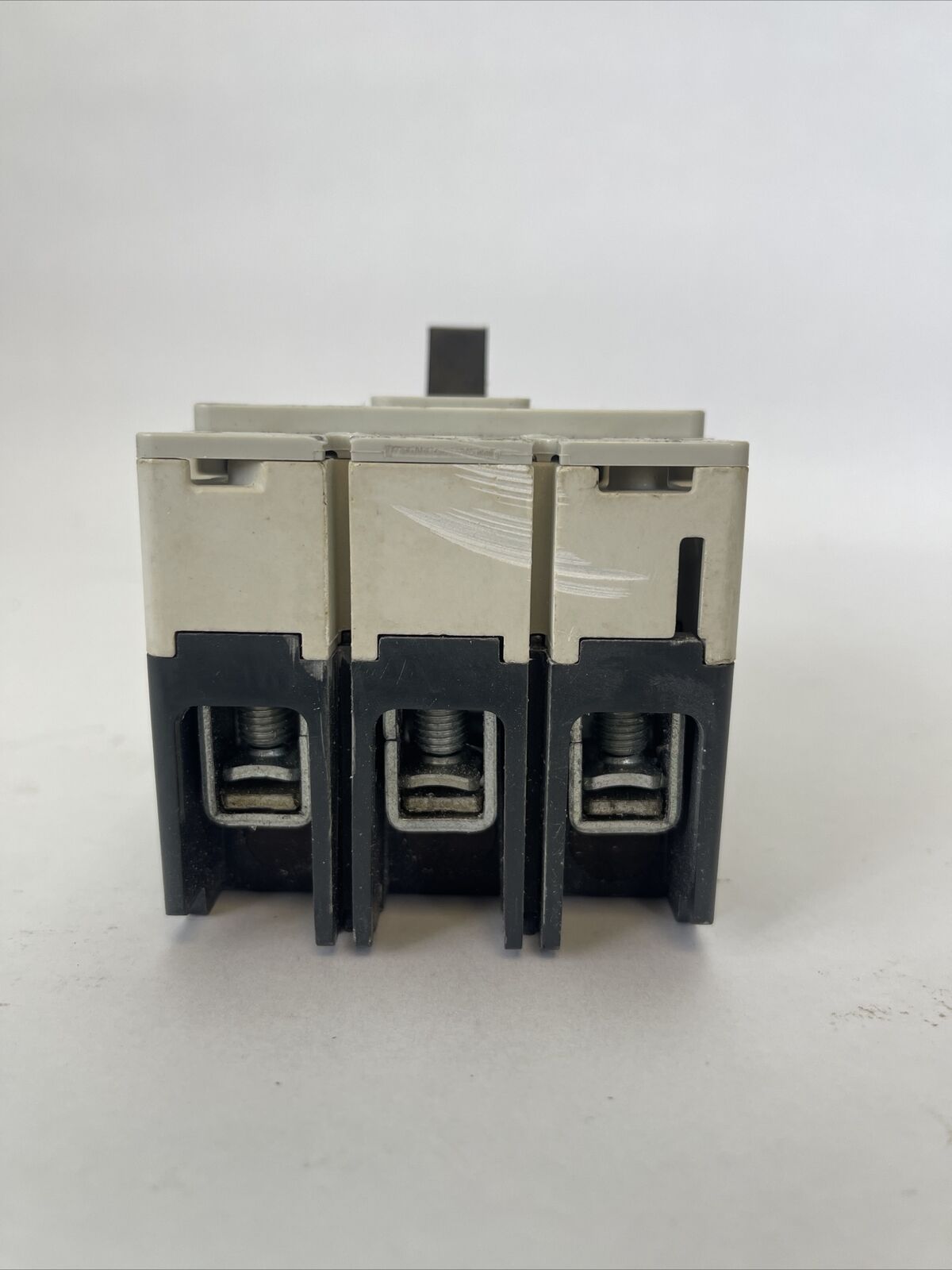 EATON EGB3050FFG INDUSTRIAL CIRCUIT BREAKER 50AMP 3POLE 250VDC 480VAC 67B3600G11