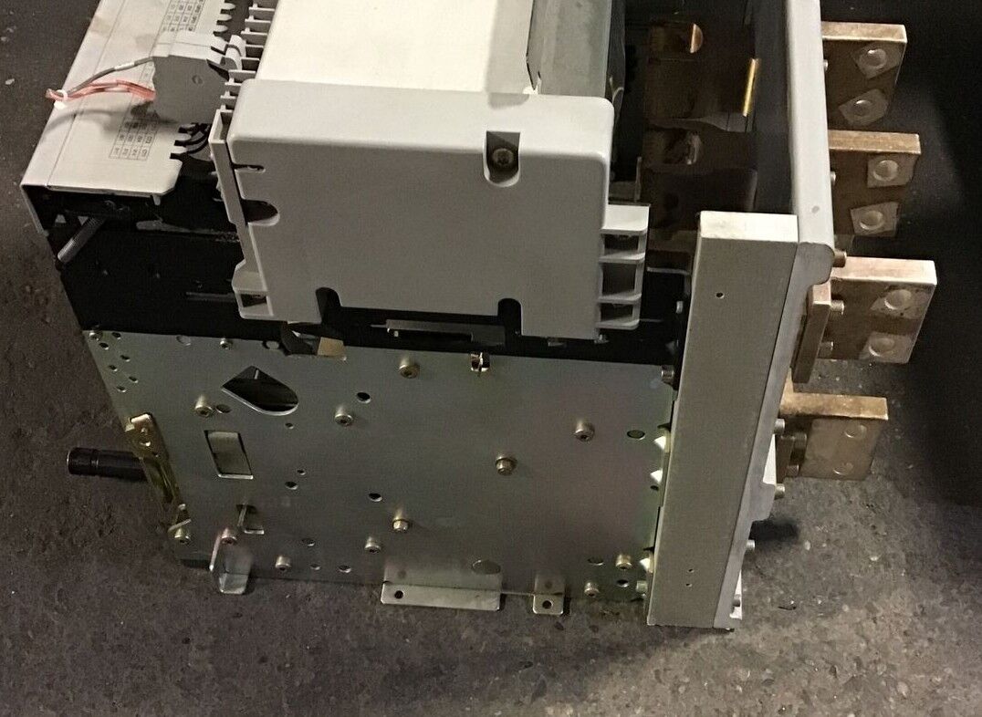 SQUARE D CWLHVV9AXAXBXXXFXX MASTERPACT CRADLE CHASSIS SYSTEM 1600A