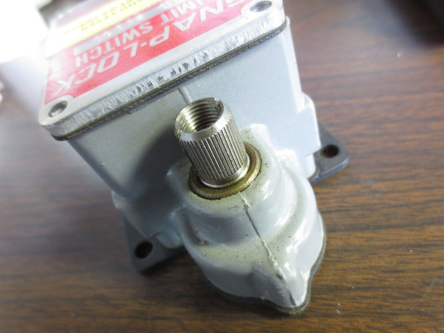 NAMCO EA040-21100 SNAP-LOCK LIMIT SWITCH - NEW SURPLUS