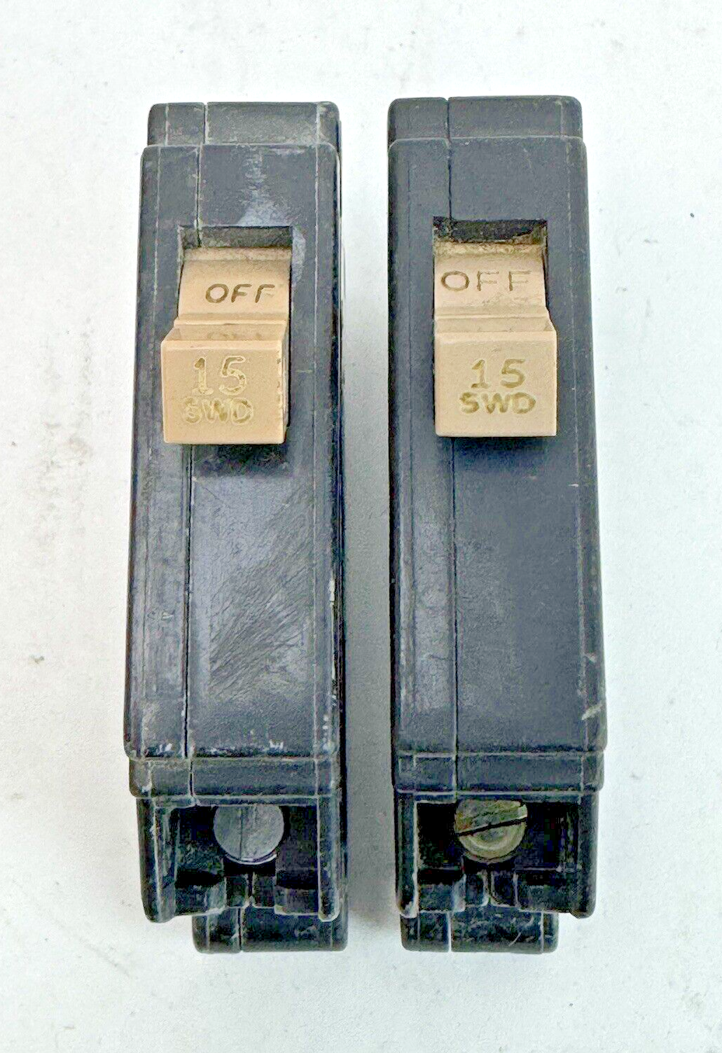 CUTLER-HAMMER **LOT OF 2** - CH115SWD - CIRCUIT BREAKERS - 1 POLE, 15 A, 240 VAC