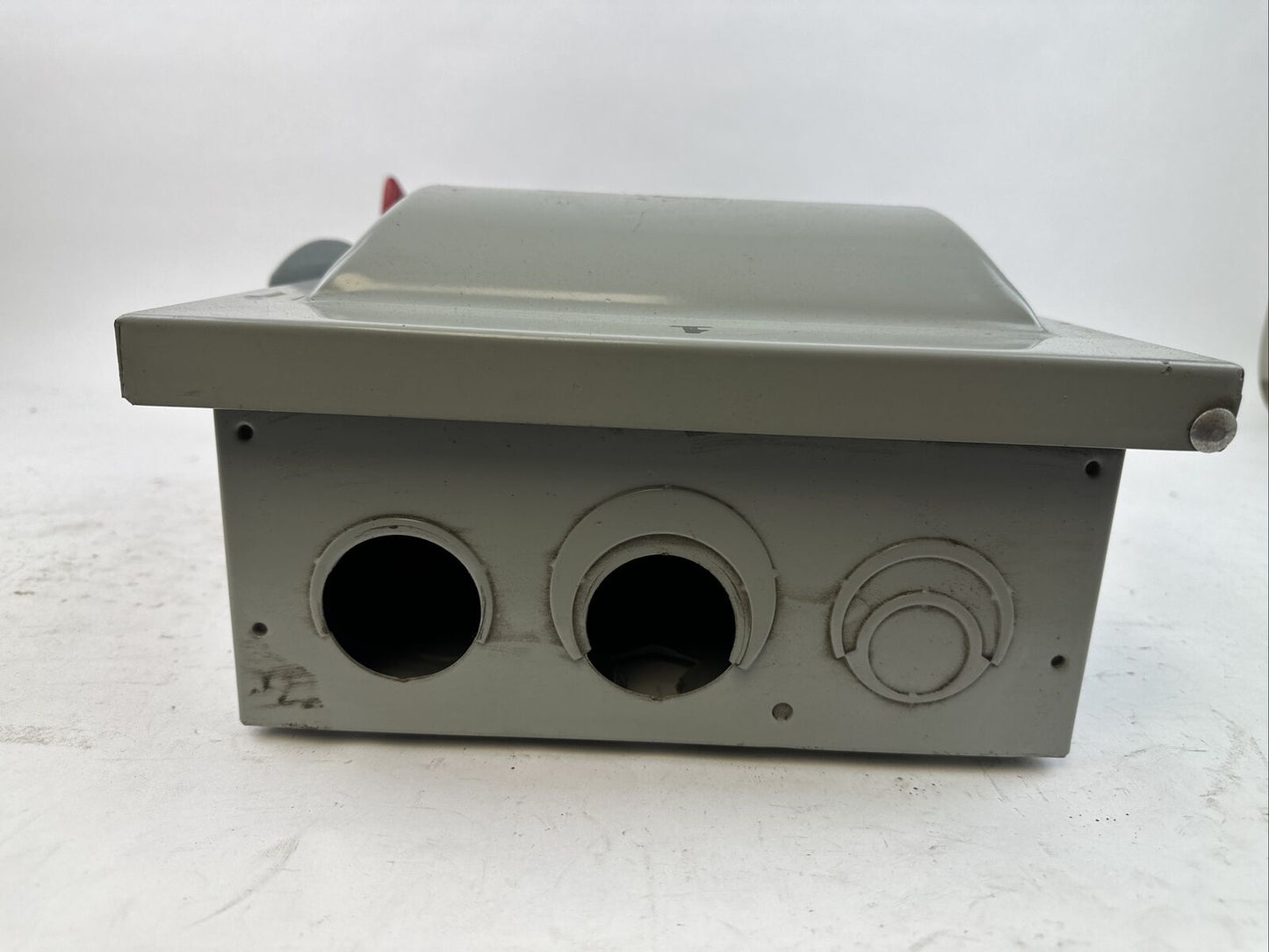 SIEMENS GF323N TYPE VB II 100A 240VAC 3PH 30HP 240VDC 20HP NEMA TYPE 1 FUSIBLE