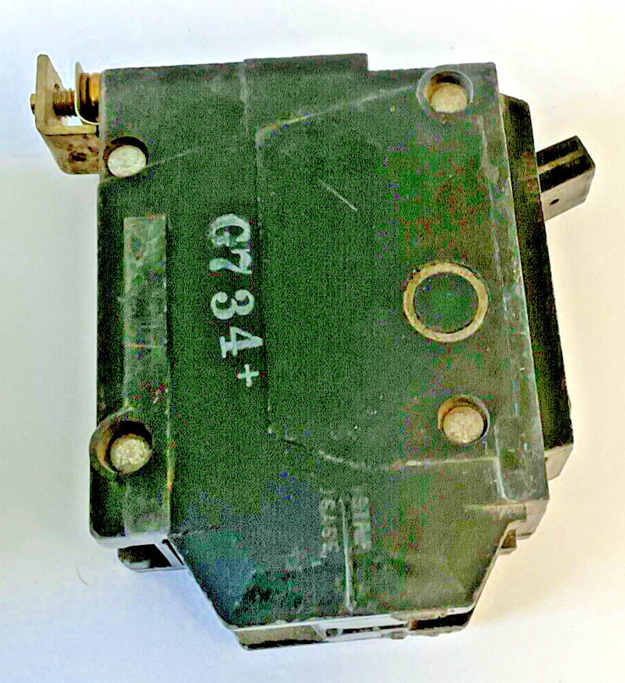 GENERAL ELECTRIC 15A CIRCUIT BREAKER 1POLE 120/240VAC***LOTOF3***