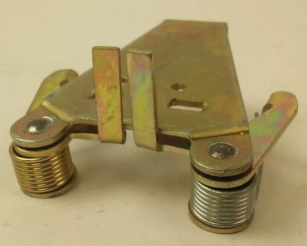 ALLEN BRADLEY 895-M22 SER.A MOUNTING BRACKET FOR 2 AUXILIARES, 100/200A SWITCH