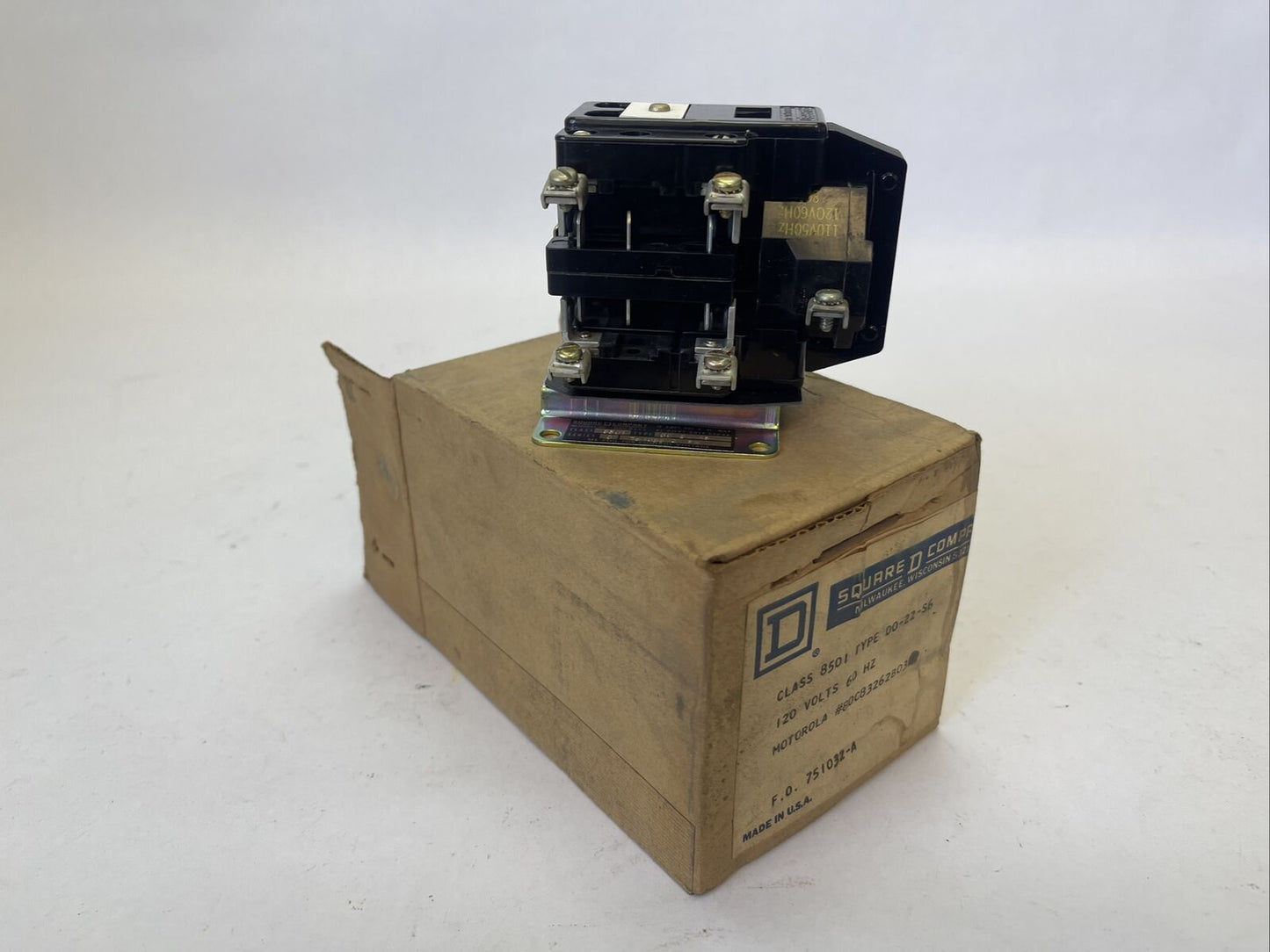 SQUARE D 8501 D0-22-S6 AC RELAY 600VAC 10A COIL 120V 60HZ 110V 50HZ