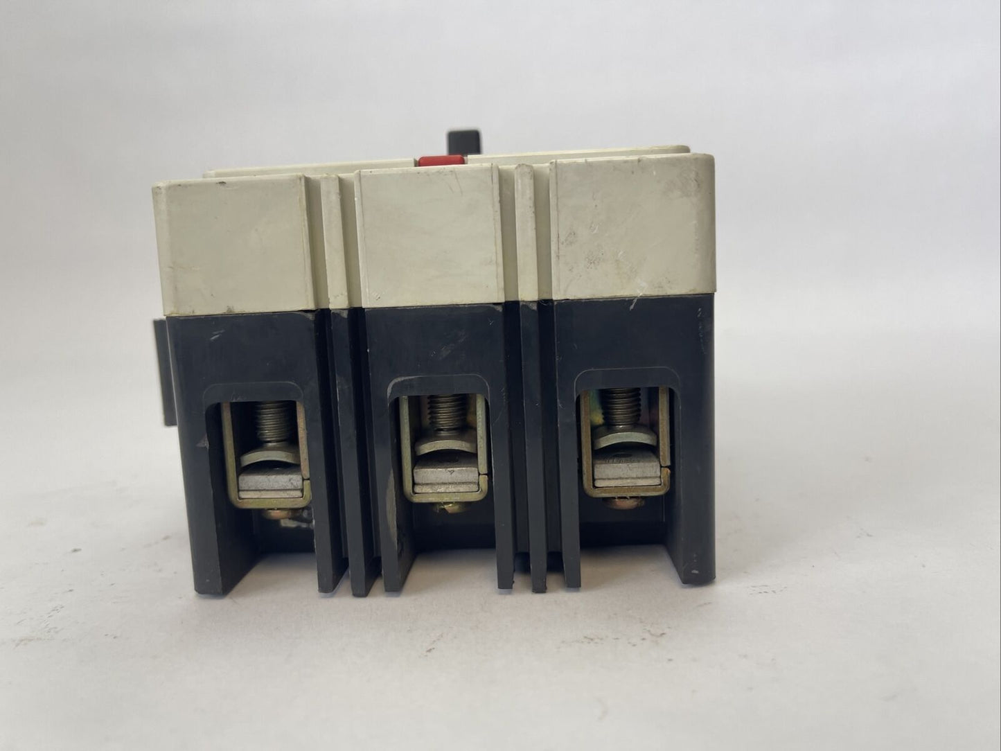 WESTINGHOUSE HMCP030I:1CA04 30AMP 3POLE 600VAC 250VDC AUX. SW. A1X1LT 1490D73G58