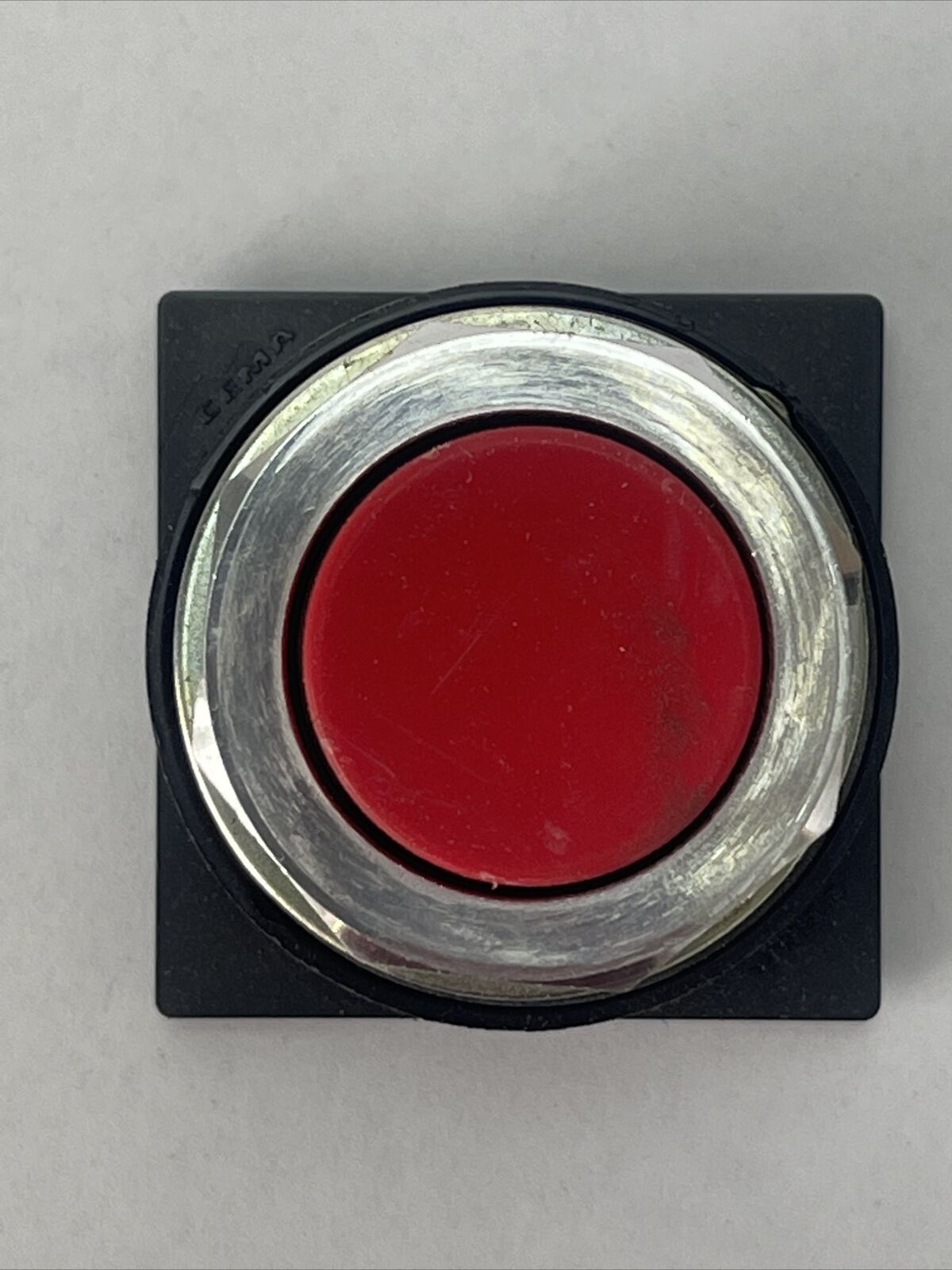 SYLVANIA CLARK 100T-PB1R RED PUSH BUTTON 600VAC