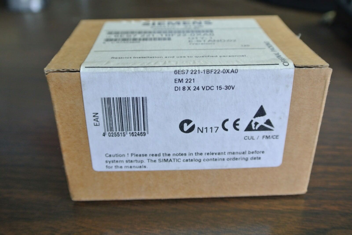 SIEMENS 6ES7 221-1BF22-0XA0 DIGITAL INPUT MODULE 8x24VDC, 15-30V NEW SURPLUS