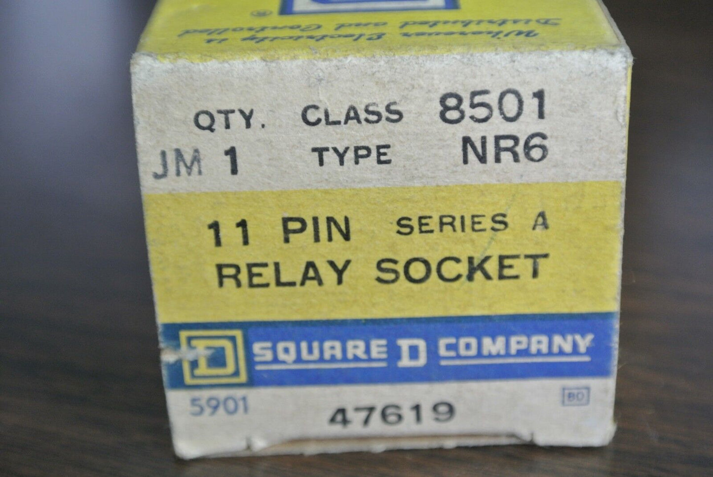 SQUARE D - 8501 NR6 - 11-PIN RELAY SOCKET / BASE - 10A, 300V - NEW SURPLUS