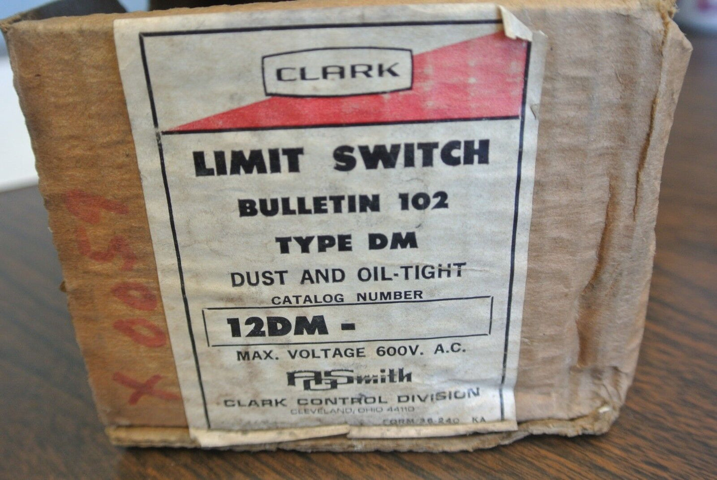 CLARK / AO SMITH 12DM31 LIMIT SWITCH - DUST- & OIL-TIGHT 600VAC - NEW SURPLUS