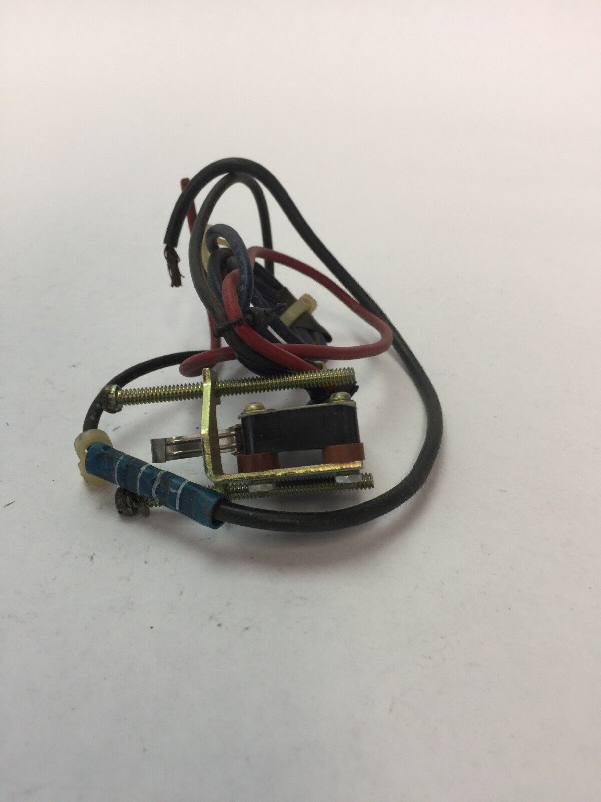WESTINGHOUSE/CUTLER HAMMER 4979D06G17 RH 1A1B AUXILIARY SWITCH 125/250V 5AMP