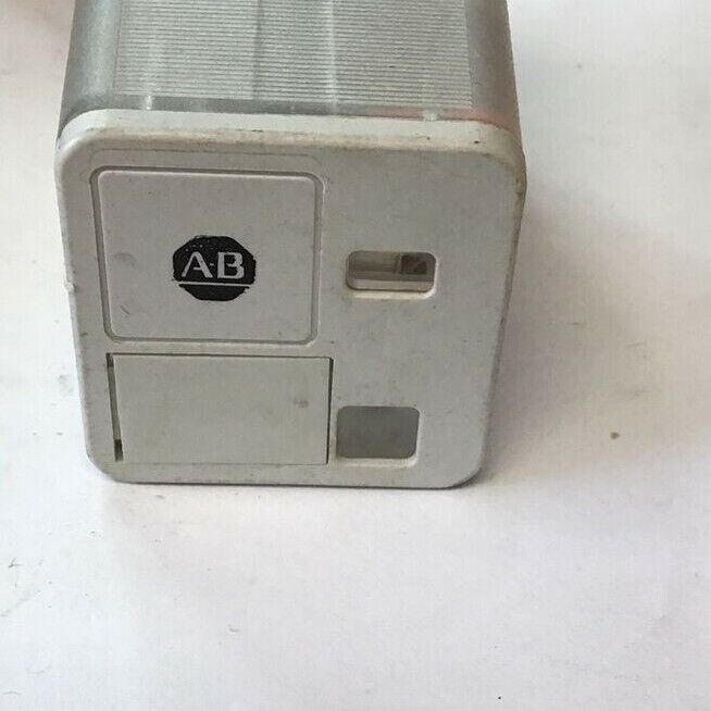 ALLEN BRADLEY 700-HA32Z24 RELAY 24VDC SER.C 240VAC 10A***LOTOF5***