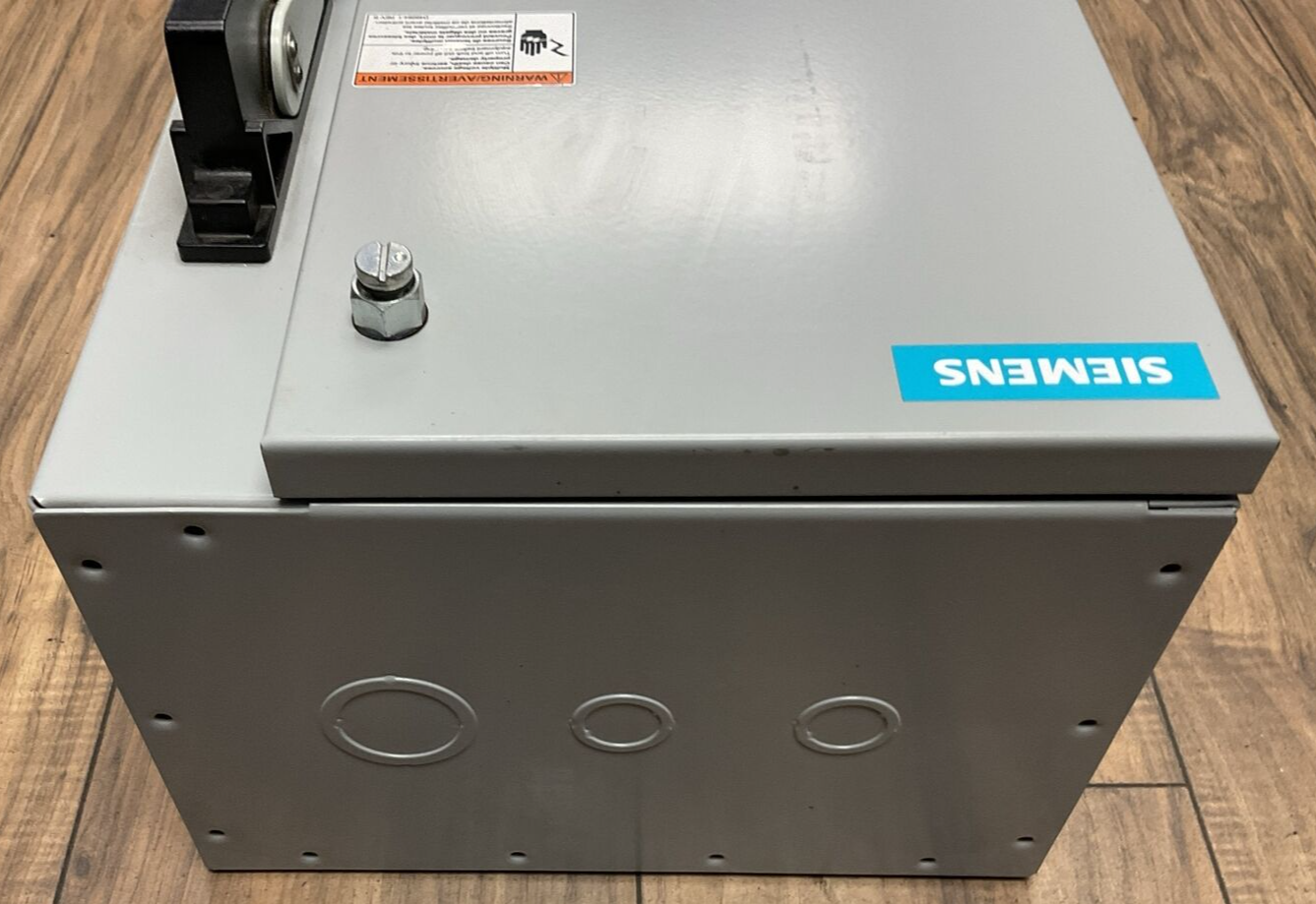 SIEMENS 17FSH92BF13 FUSIBLE COMBINATION STARTER 600VAC 10HP COIL 120V