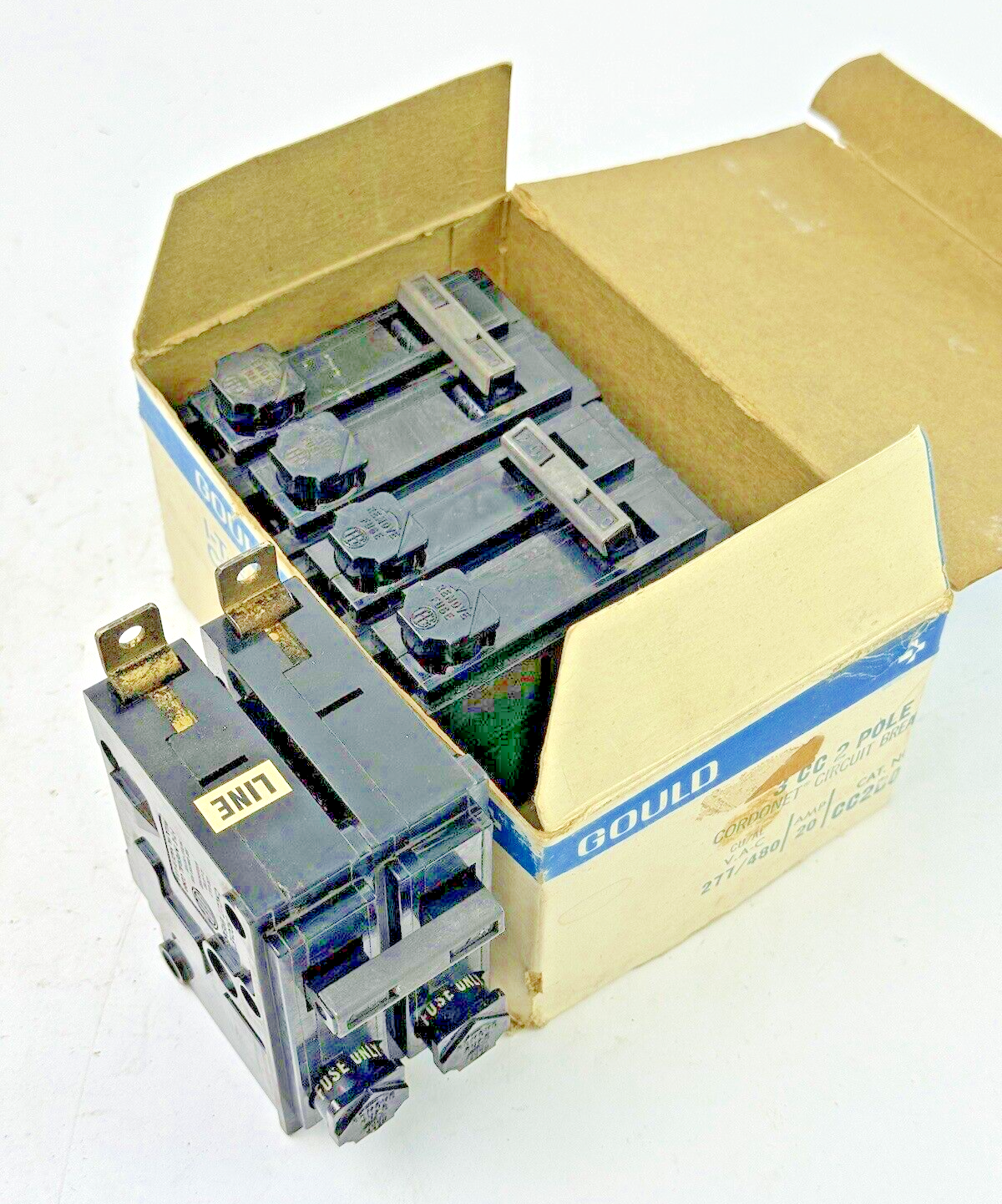 SIEMENS / ITE *BOX OF 3* - CC2B020 - CIRCUIT BREAKER - 2 POLE/277VAC/20A - NEW