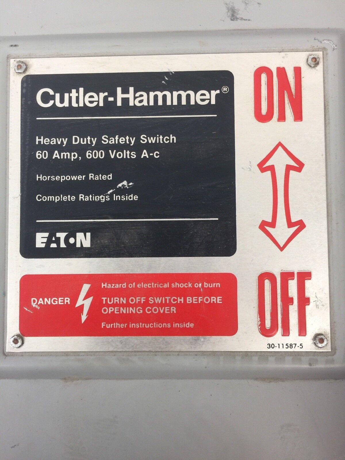 CUTLER HAMMER DH362URK HD SAFETY SWITCH 600VAC 250VDC 60AMP 3P TYPE 3R 60HP 3PH