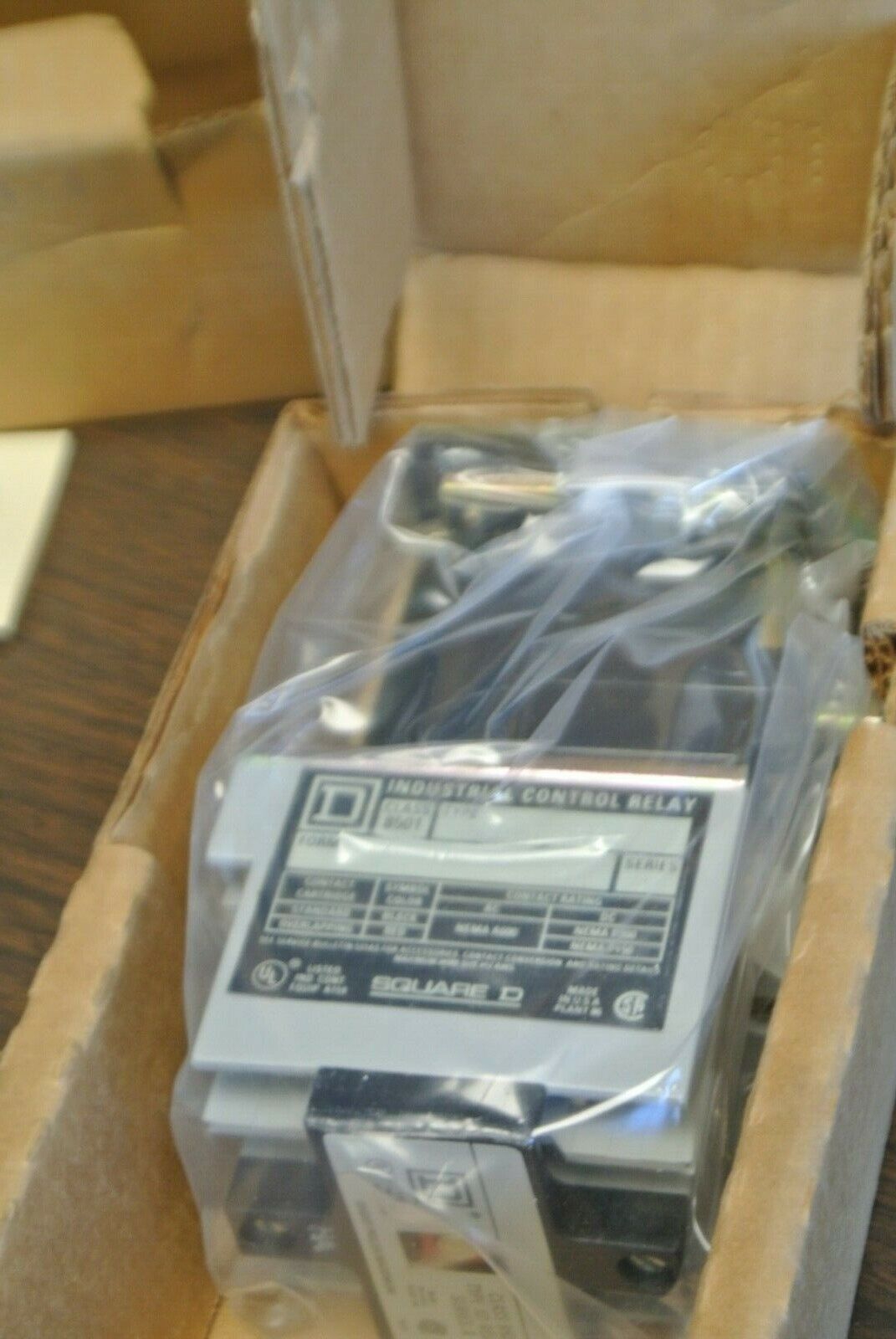SQUARE D 8501 XDO22 INDUSTRIAL CONTROL RELAY / FORM HA / Ser. A / NEW SURPLUS