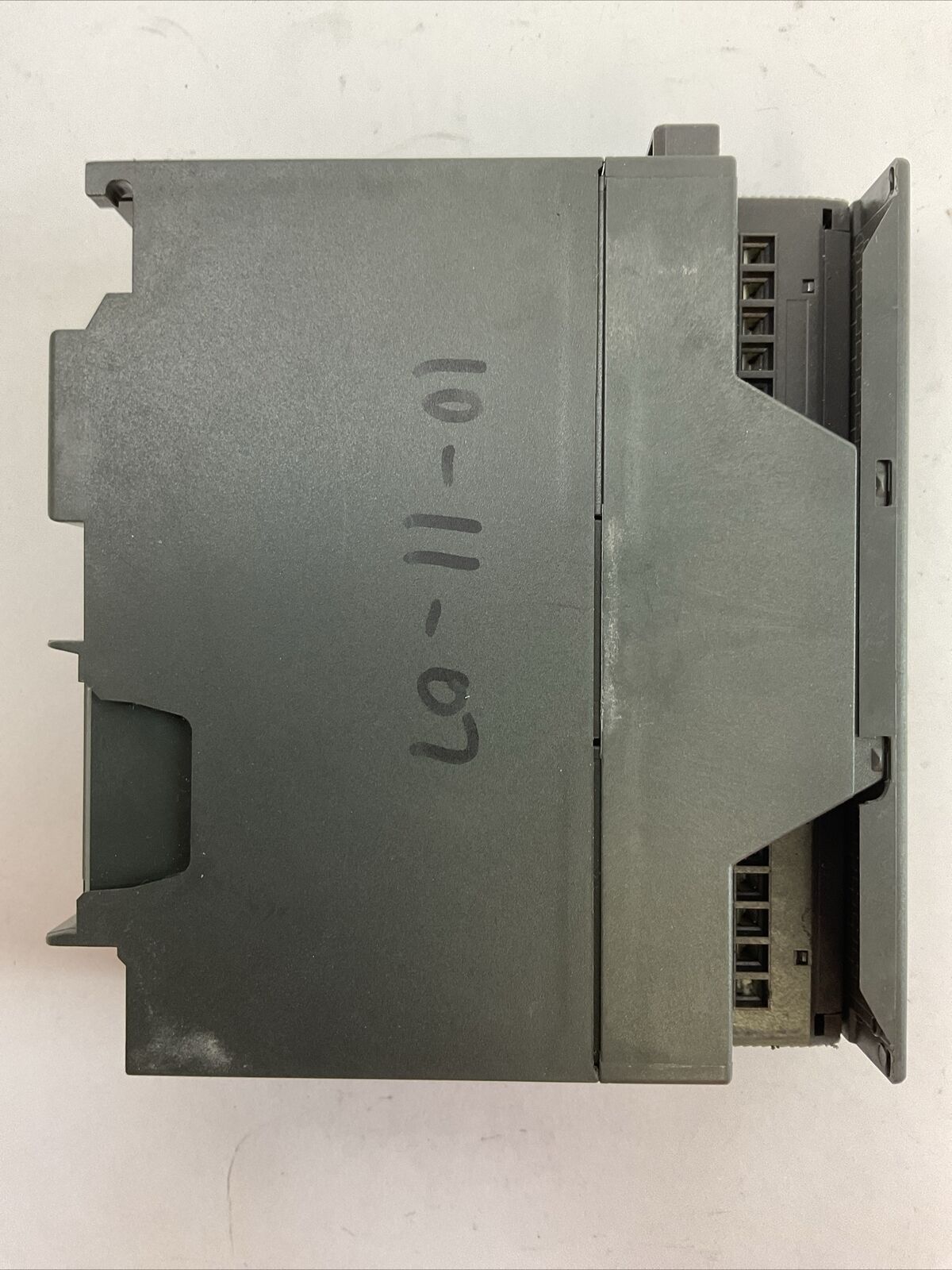 SIEMENS 1P 6ES7 322-1HH01-0AA0A SIMATIC S7 DIGITAL OUTPUT MODULE