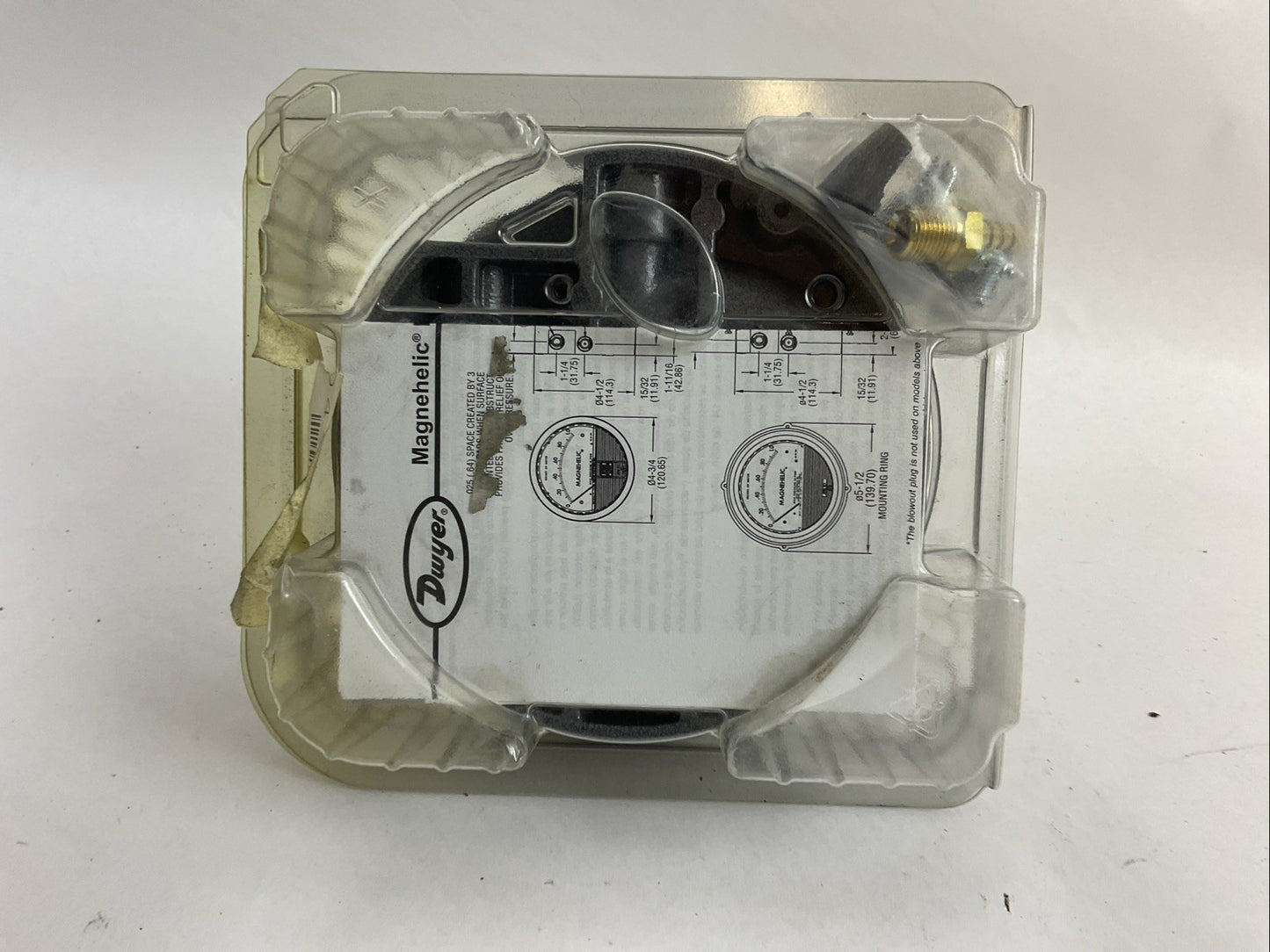 DWYER 2004 W45Y PRESSURE GAUGE 0-4 INCHES OF WATER