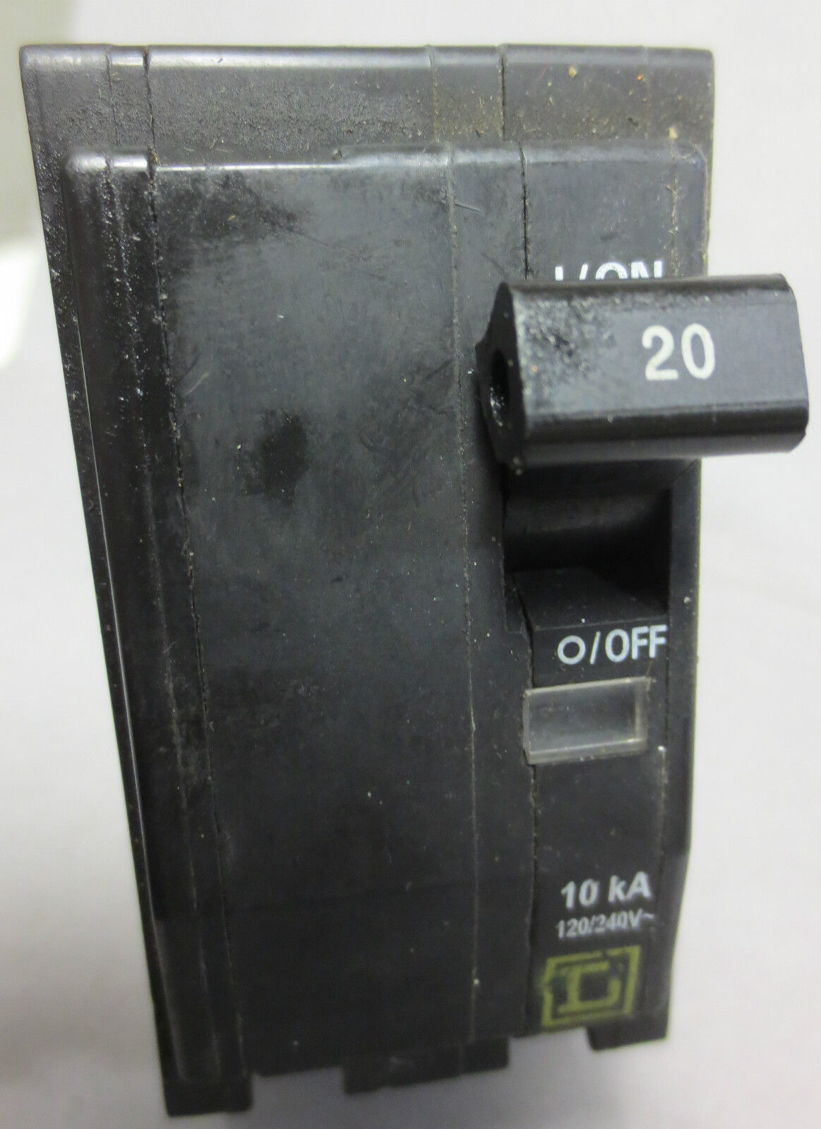 SQUARE D QOB220 CIRCUIT BREAKER 2-POLE 20A 120/240VAC