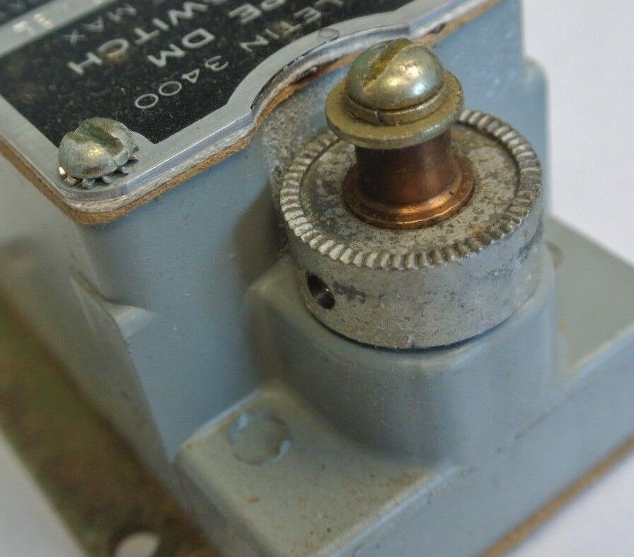 CLARK / AO SMITH 12DM31 LIMIT SWITCH - DUST- & OIL-TIGHT 600VAC - NEW SURPLUS