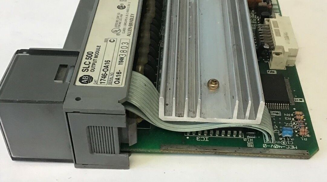 ALLEN BRADLEY 1746-OA16 OUTPUT MODULE 265VAC 50/60HZ SER.C