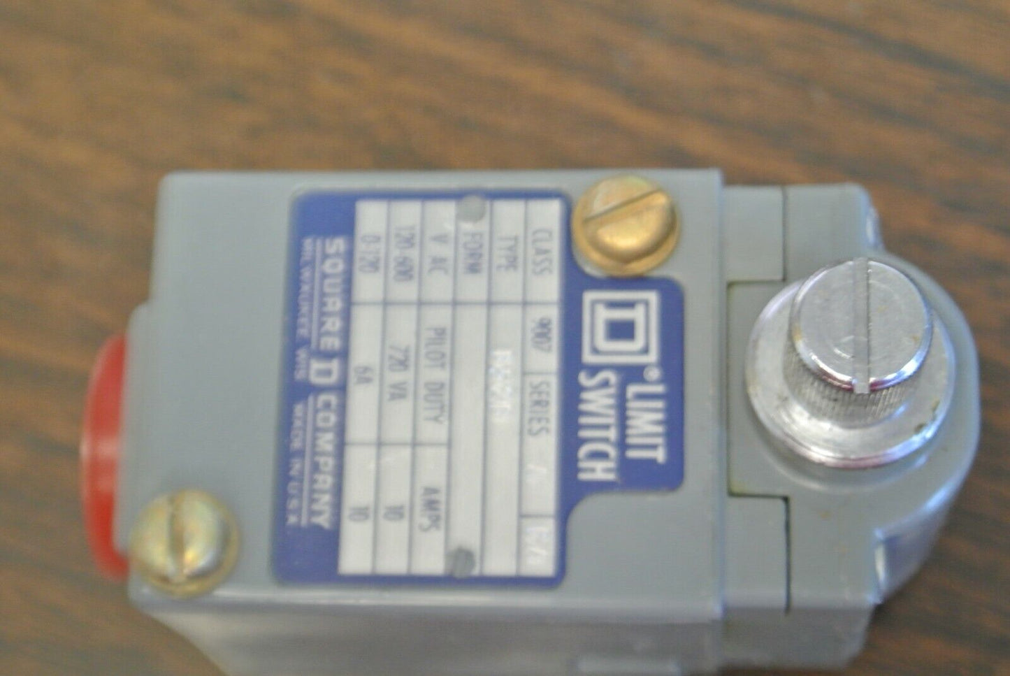 SQUARE D 9007 B52B, Ser. A HEAVY DUTY LIMIT SWITCH / NEW SURPLUS