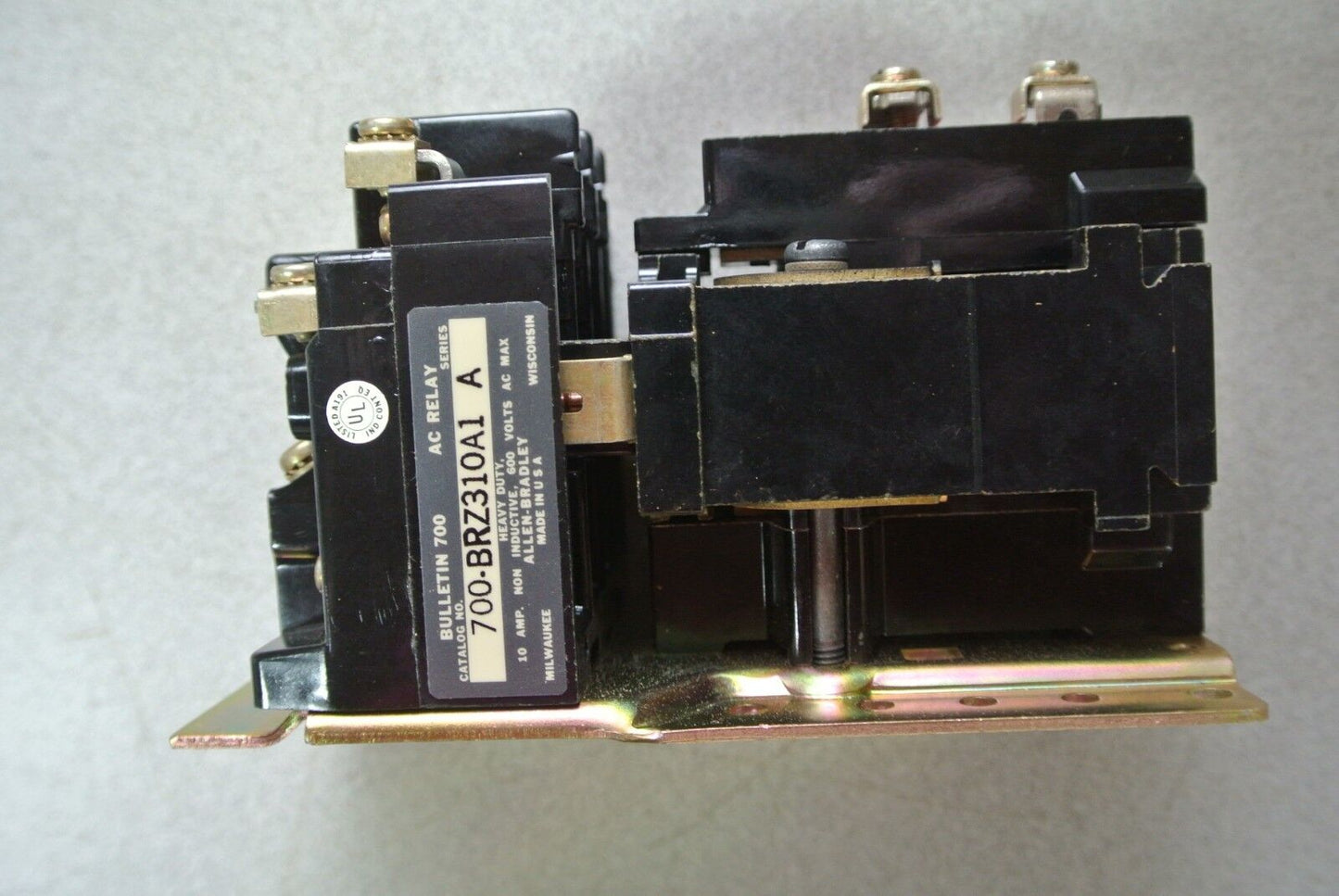 ALLEN-BRADLEY 700-BRZ310A1 AC CONTROL RELAY - 8 N.0. 120V COIL 10A NEW SURPLUS